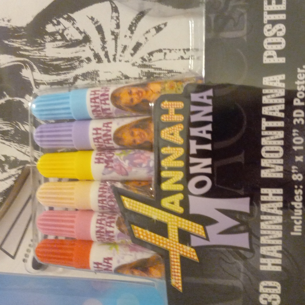 3D Hannah Montana posters - Picture 2 of 9